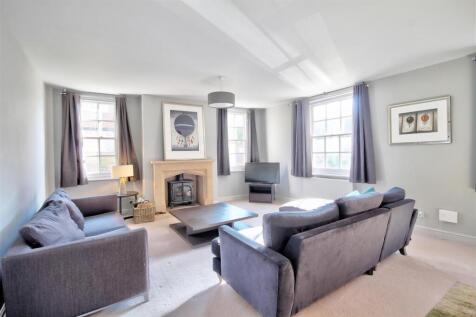 005 sitting room.jpg