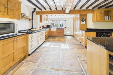 L shaped kitchen