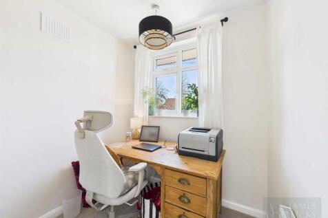 Bedroom/Office/Nursery