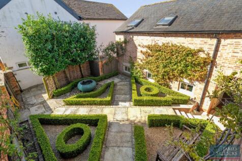 Box parterre hedging