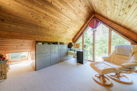 Dressing room/ penthouse mezzanine