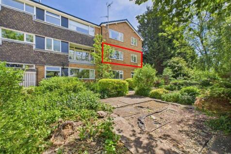 Rear elevation &amp; communal garden