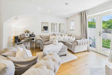 Sitting room / dining room
