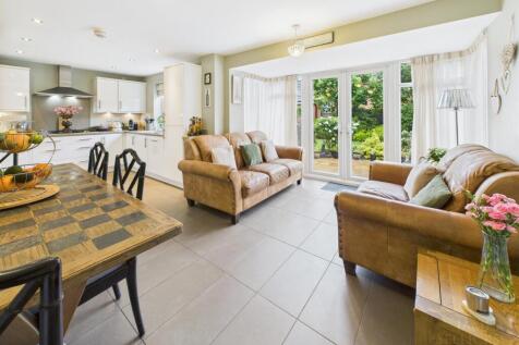 Open Plan Living Dining Kitchen