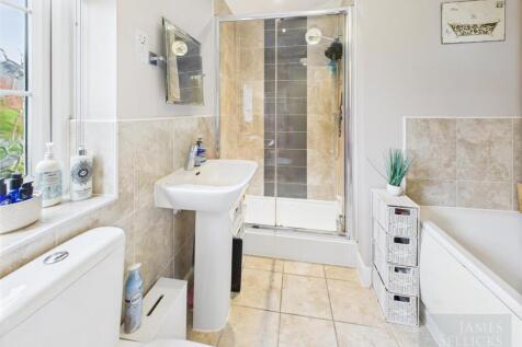 Master Ensuite Bathroom