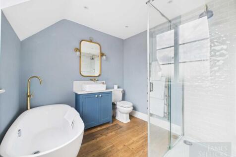Luxurious Bathroom