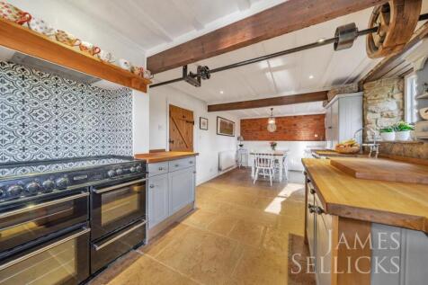 Dining kitchen