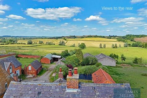 Countryside views to the rear