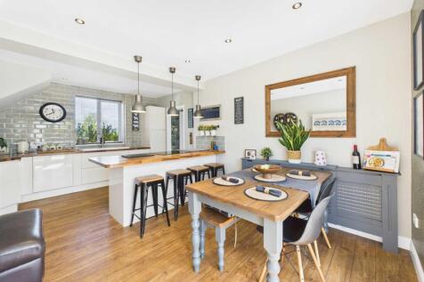 Refitted open plan dining kitchen