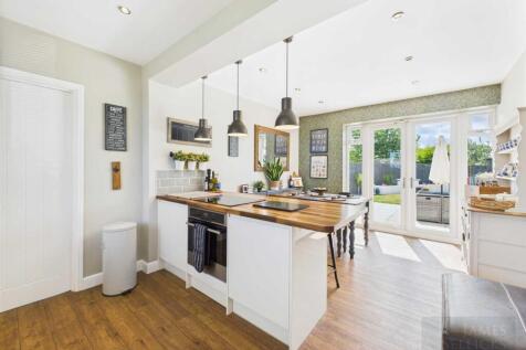 Refitted open plan dining kitchen