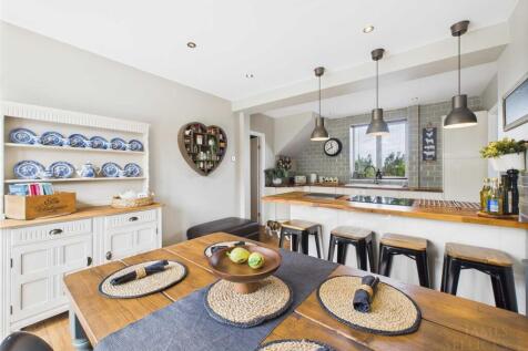 Refitted open plan dining kitchen