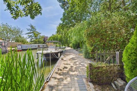 Canalside location