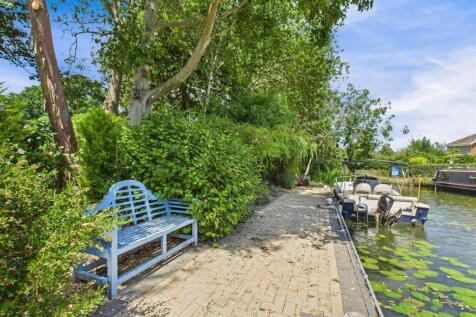 Canalside location