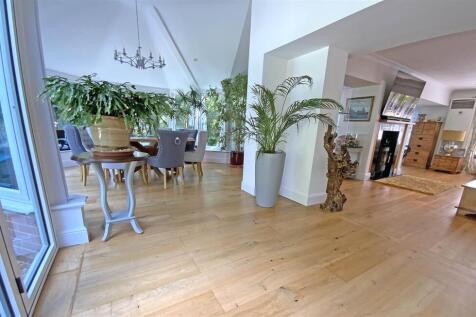 Reception Room into Garden Room