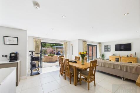 Open plan living kitchen