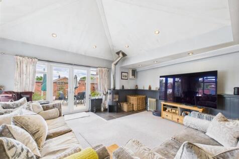 Family/Garden Room
