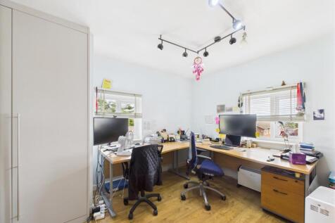 Bedroom/Office