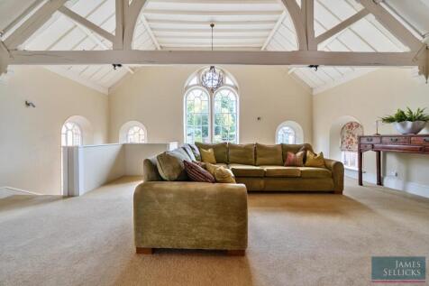 Open plan stting room