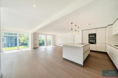 Open plan living dining kitchern