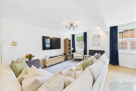 Open plan sitting and dining room