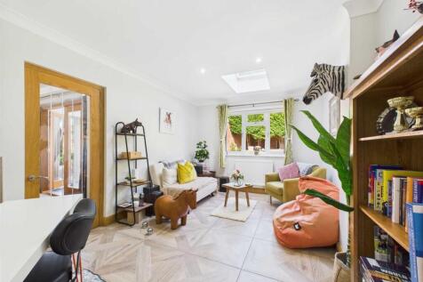 Snug / Playroom