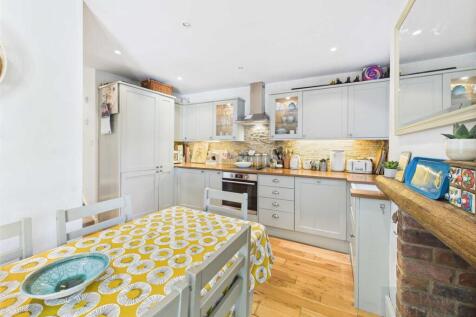 Dining kitchen