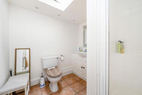 The Stables - Shower room