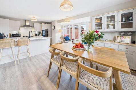 Open plan dining kitchen