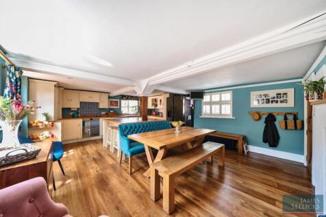 Open plan dining kitchen