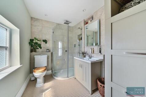 Ensuite shower room
