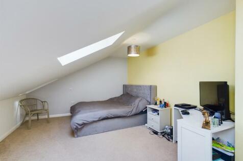 CAM01238G0-PR0270-STILL002.jpg