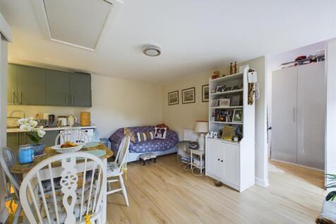 Occasional Room 2