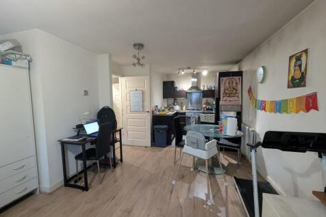 KITCHEN LIVING AR...