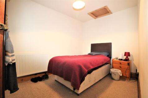 bedroom .jpg