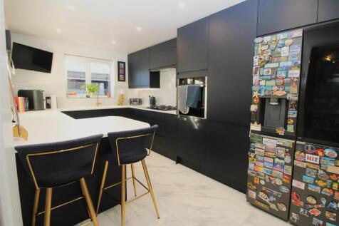 Breakfasting Kitchen