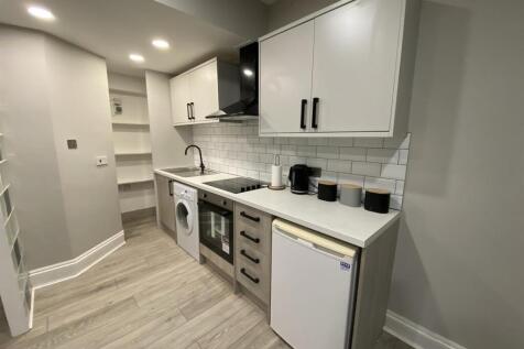 kitchen area.JPEG