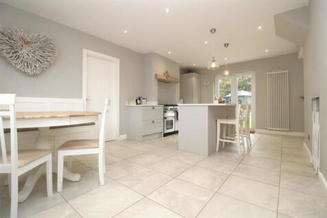 L-Shaped Kitchen Diner