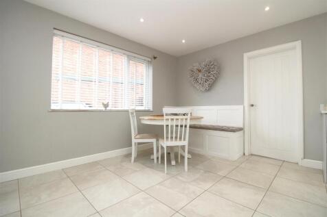 L-Shaped Kitchen Diner