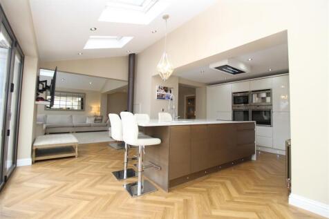 Open Plan Breakfasting Kitchen/Dining/Sitting Room