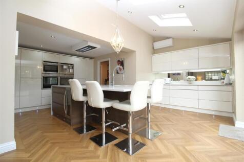 Open Plan Breakfasting Kitchen/Dining/Sitting Room