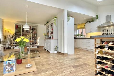 Open plan kitchen/ diner