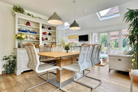 Open plan kitchen/ diner