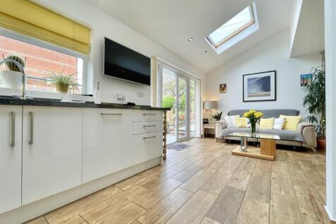 Open plan kitchen/ diner