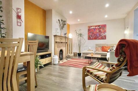 Open Plan Dining/ Living