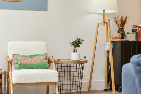 1364570-8-68e64d0...