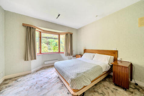 1364649-12-68ee1f...