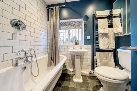 1385968-10-692845...