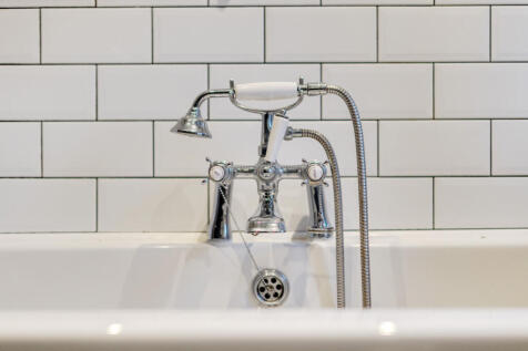 1385968-22-692846...