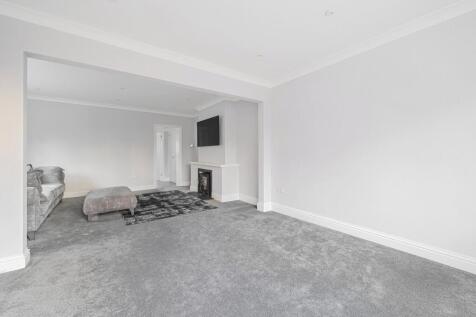 Sitting/Dining Room