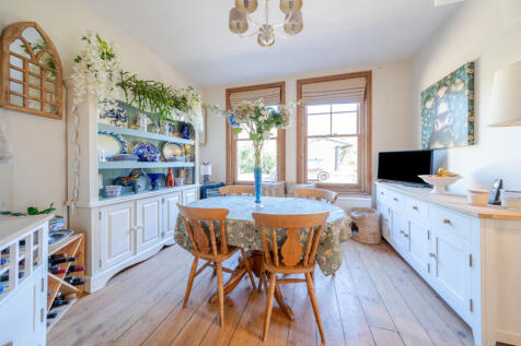 Breakfast Room